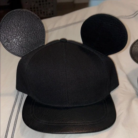 Black Pleather Mickey Ears Cap. Disney x H&M - Picture 1 of 5